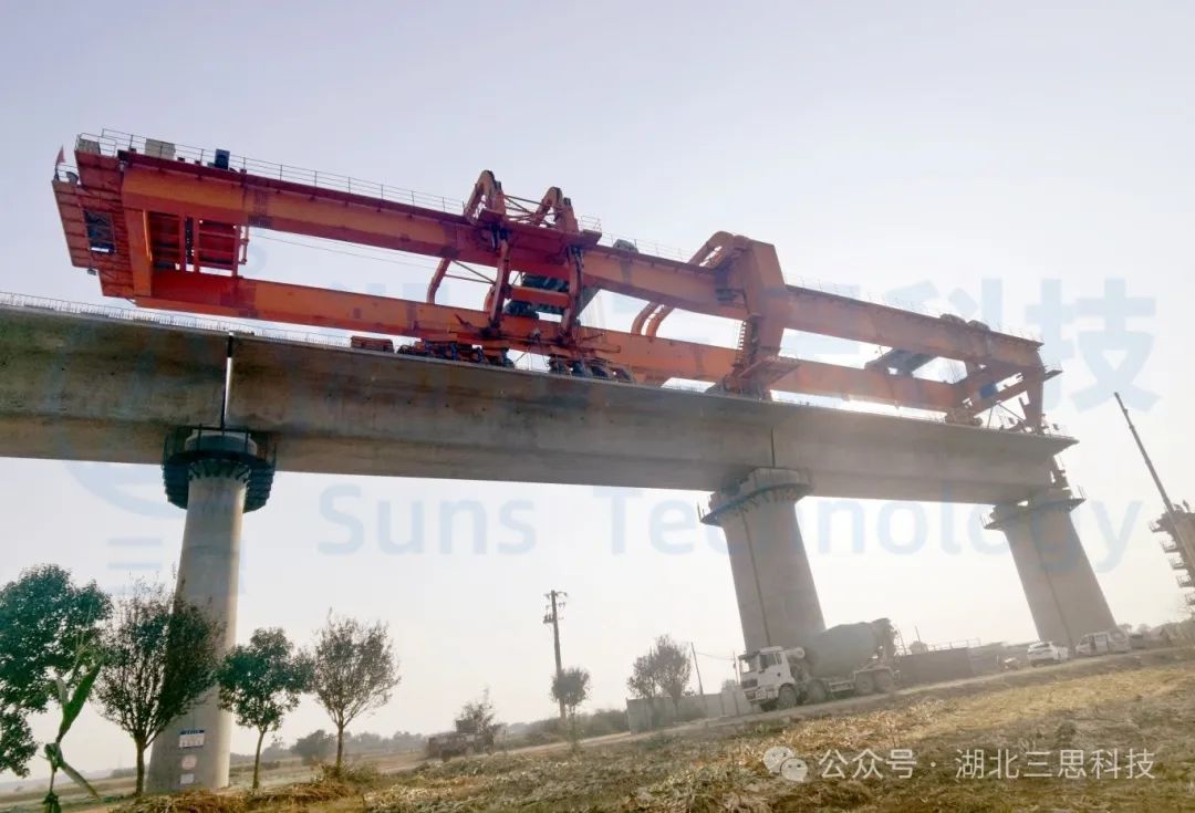陜西1000噸單導(dǎo)梁架橋機(jī)安全監(jiān)控系統(tǒng)新增功能行業(yè)首創(chuàng)，設(shè)備安全大升