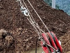 湖北三思科技助力四川瀘州某項(xiàng)目加裝橋墩鋼絲繩拉力監(jiān)測(cè)超載保護(hù)裝